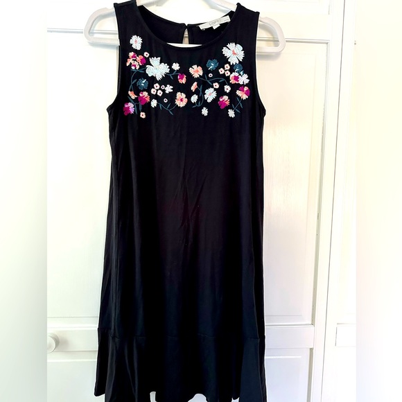 LOFT Dresses & Skirts - 🎉HP🎉LOFT Embroidered Black Sleeveless Dress